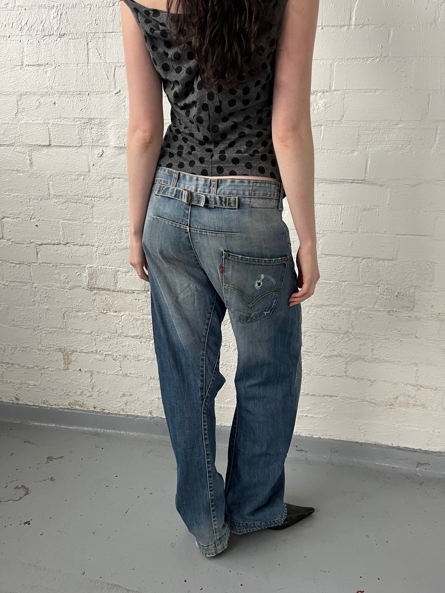 no 2400 / LEVIS ENGINEERED