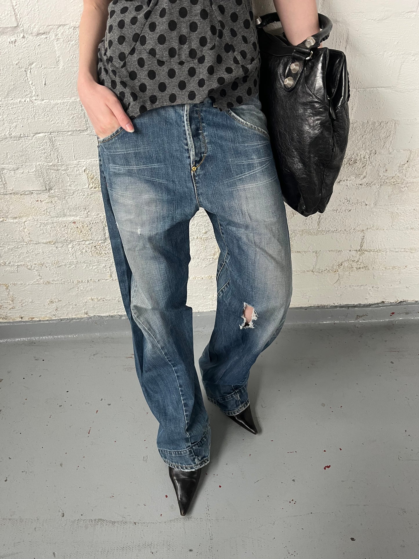 no 2400 / LEVIS ENGINEERED