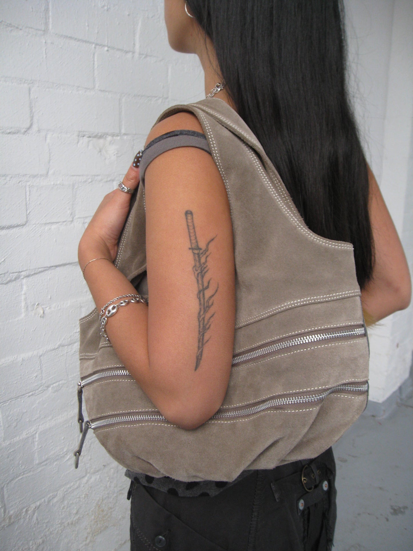 no 2423 / SUEDE
