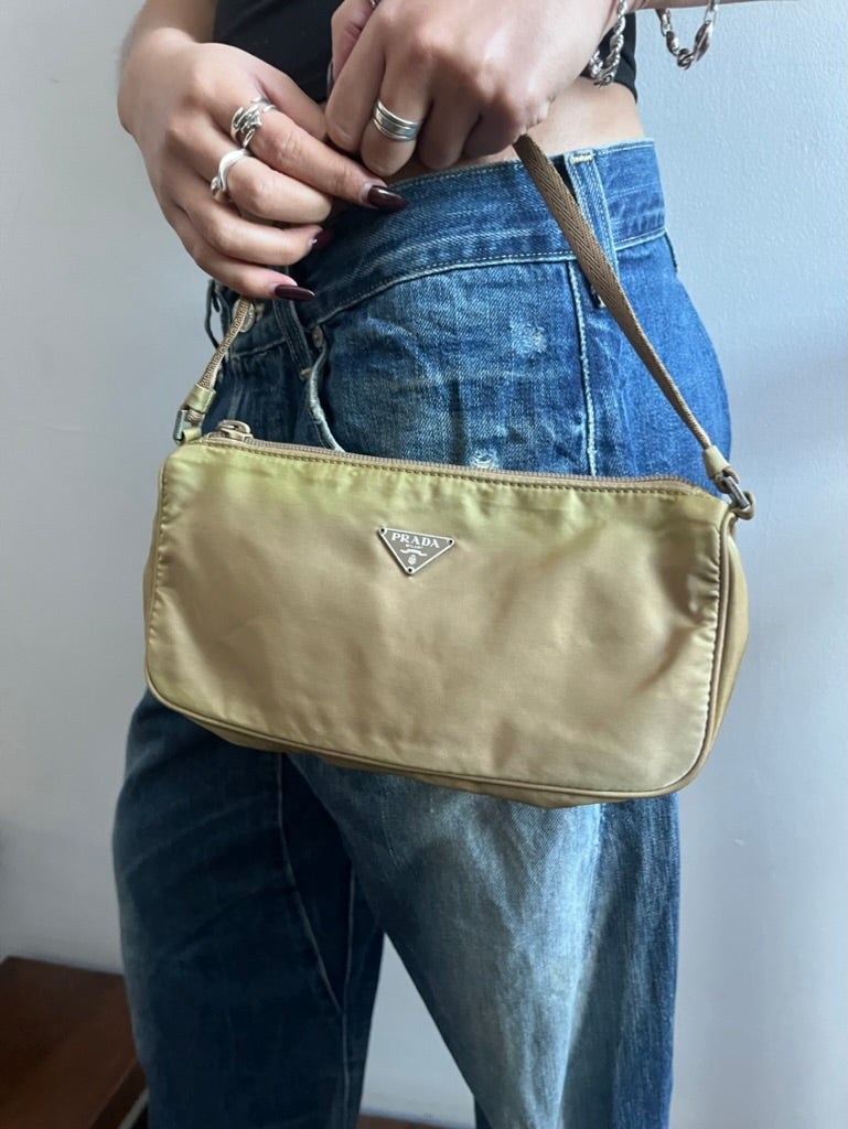 no 2720 / PRADA