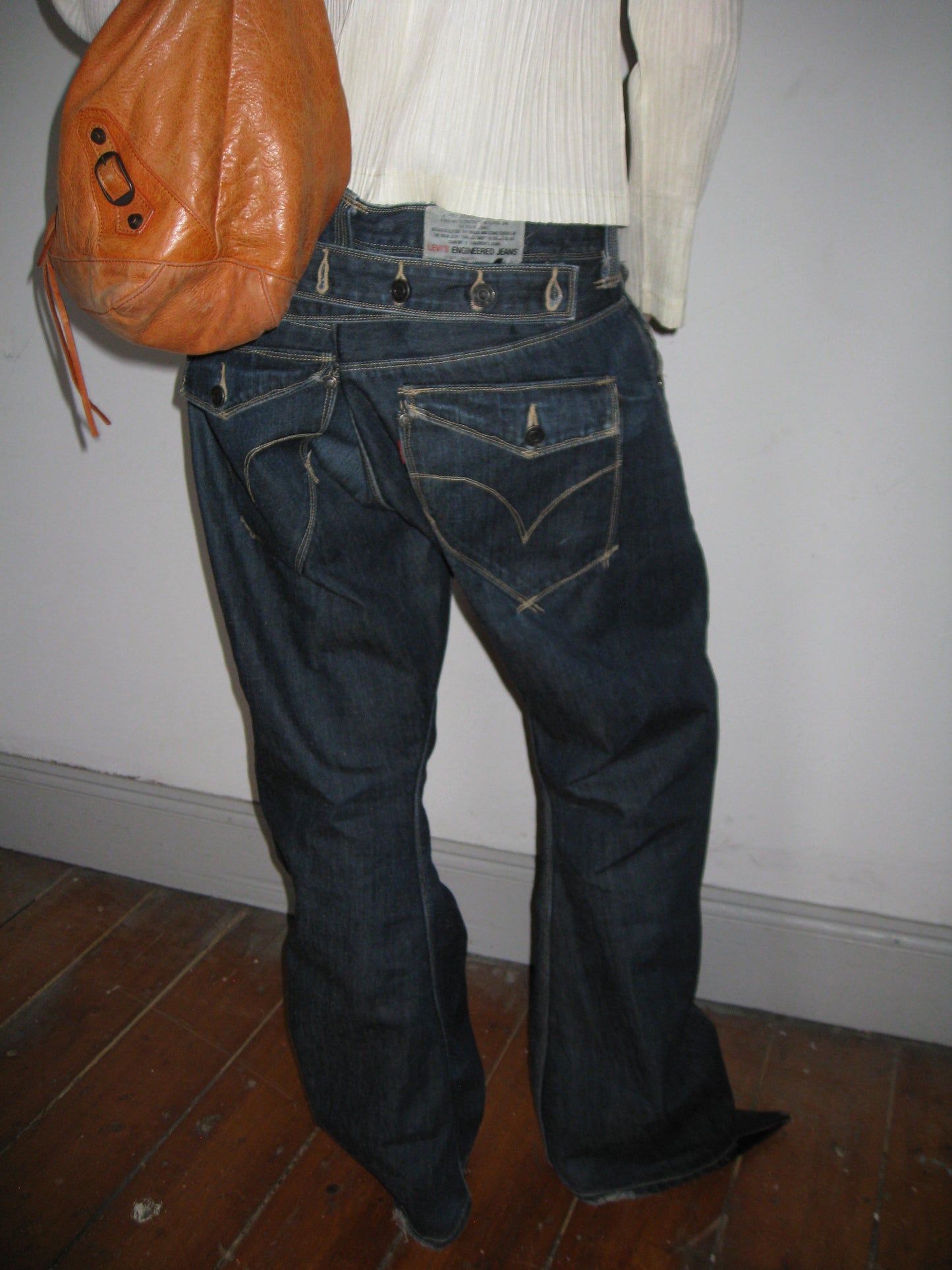 no 2493 / LEVIS ENGINEERED
