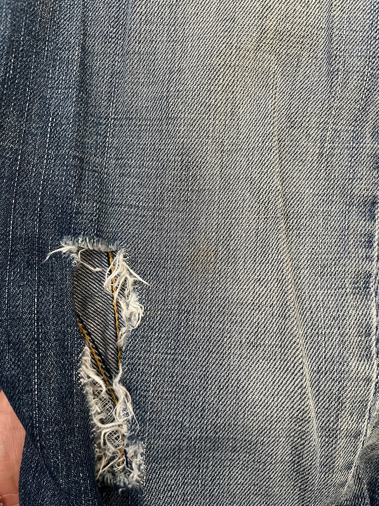 no 2400 / LEVIS ENGINEERED
