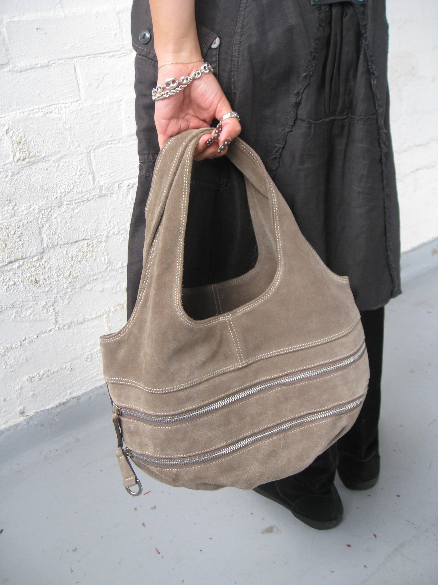no 2423 / SUEDE