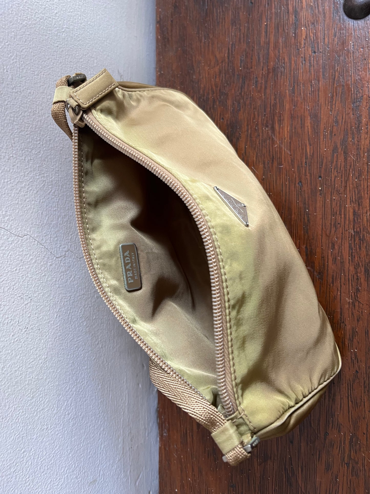 no 2720 / PRADA