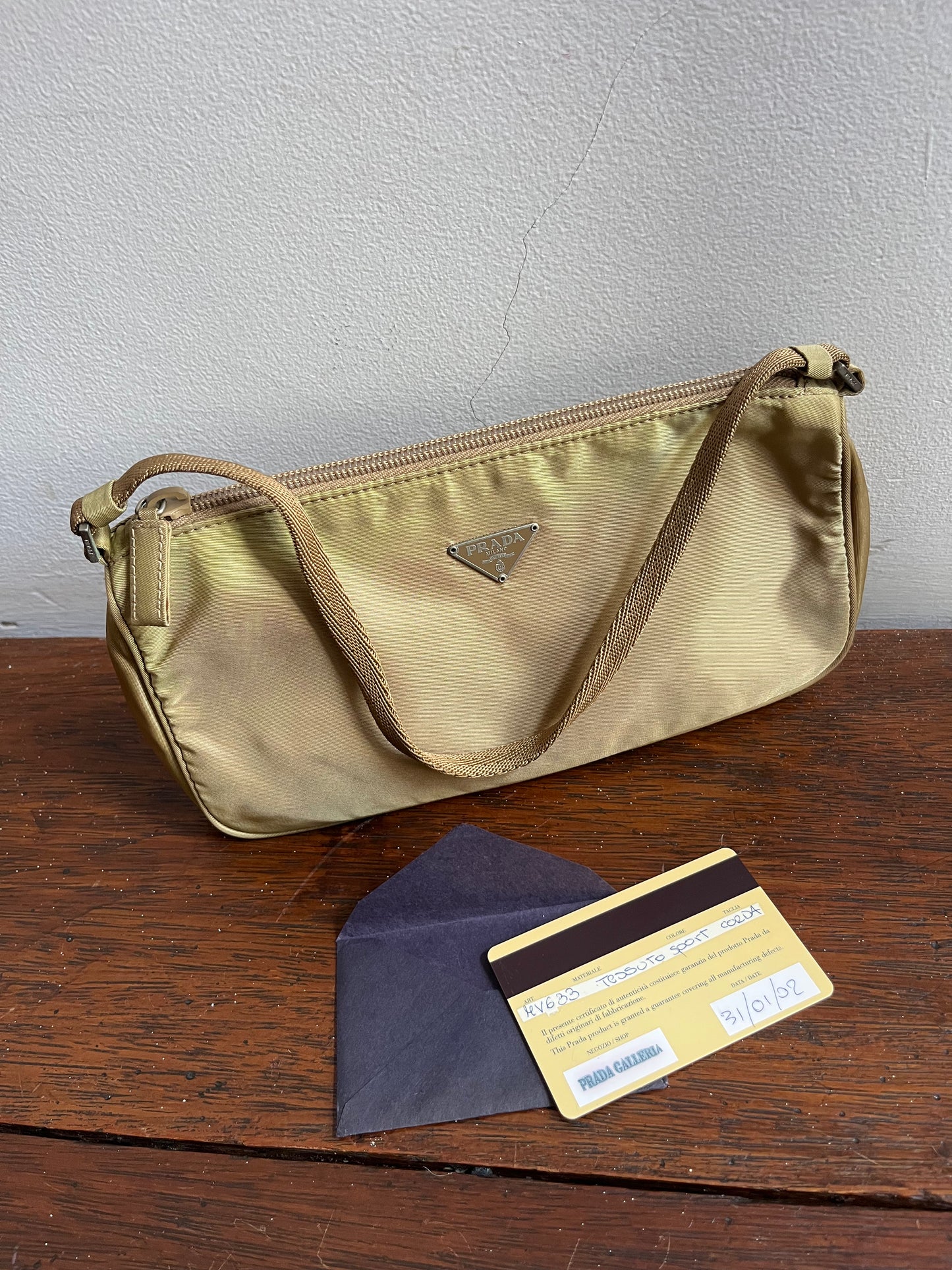 no 2720 / PRADA