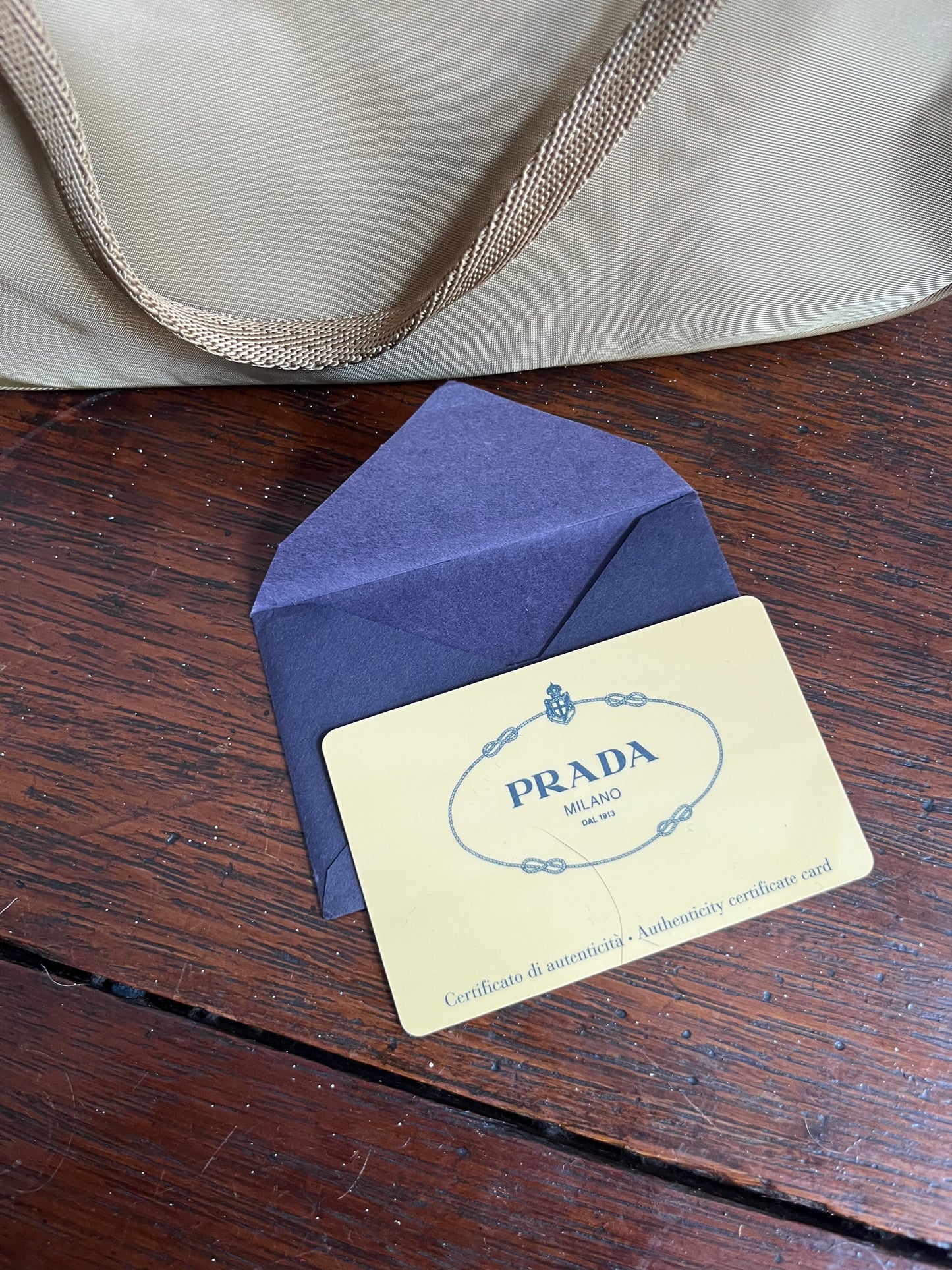 no 2720 / PRADA