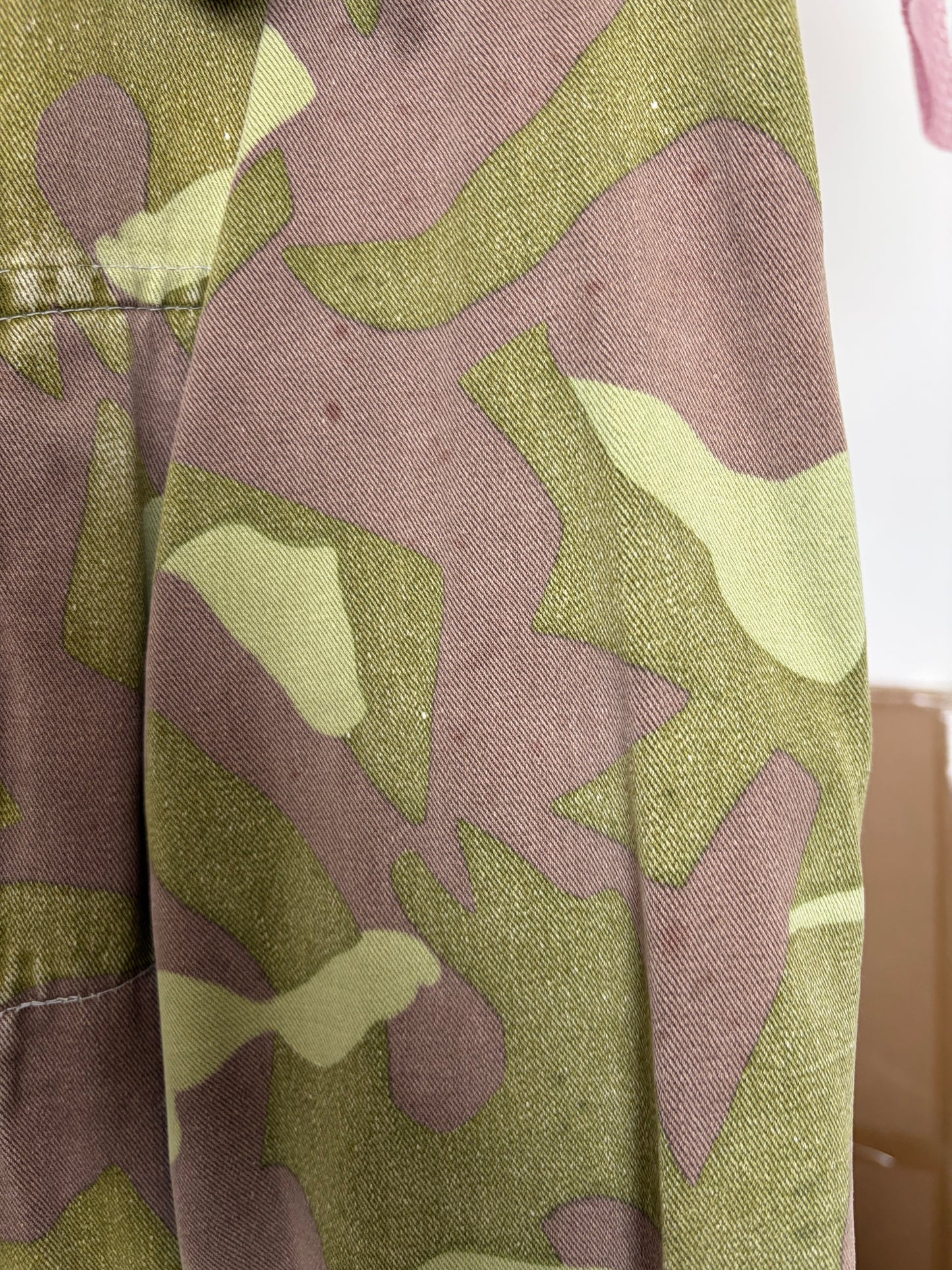 no 2487 / ARMY SURPLUS
