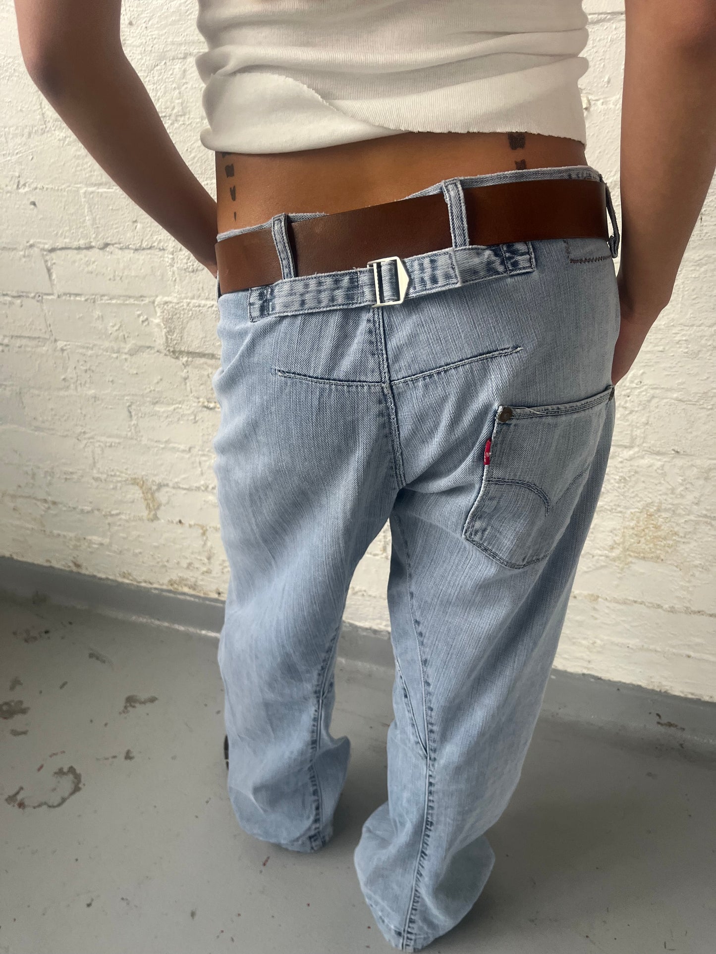 no 2393 / LEVIS ENGINEERED