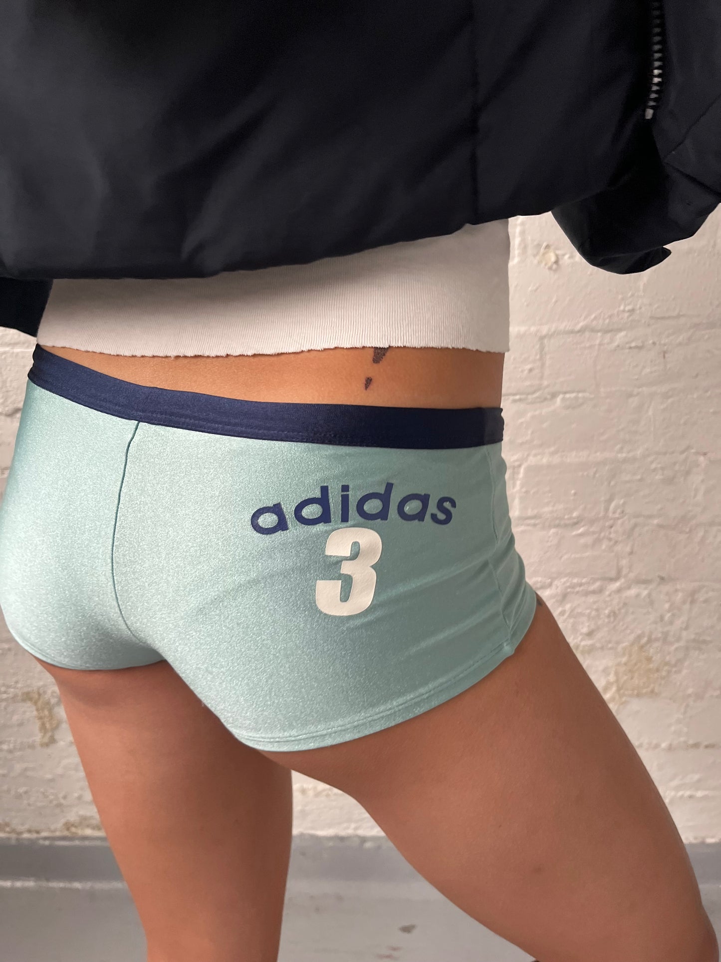 no 2392 / ADIDAS