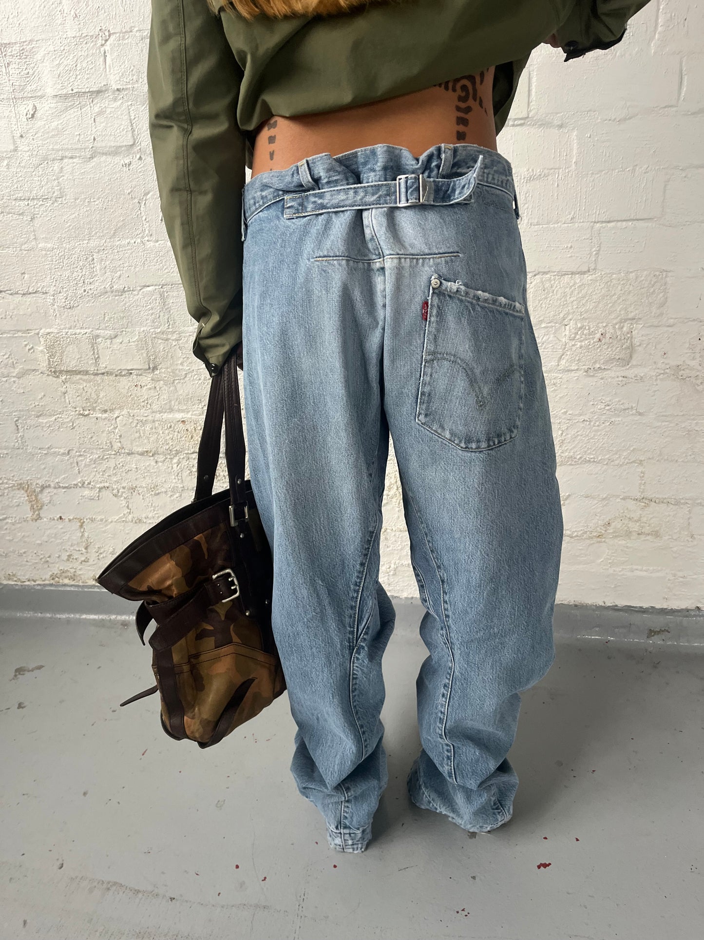 no 2404 / LEVIS ENGINEERED
