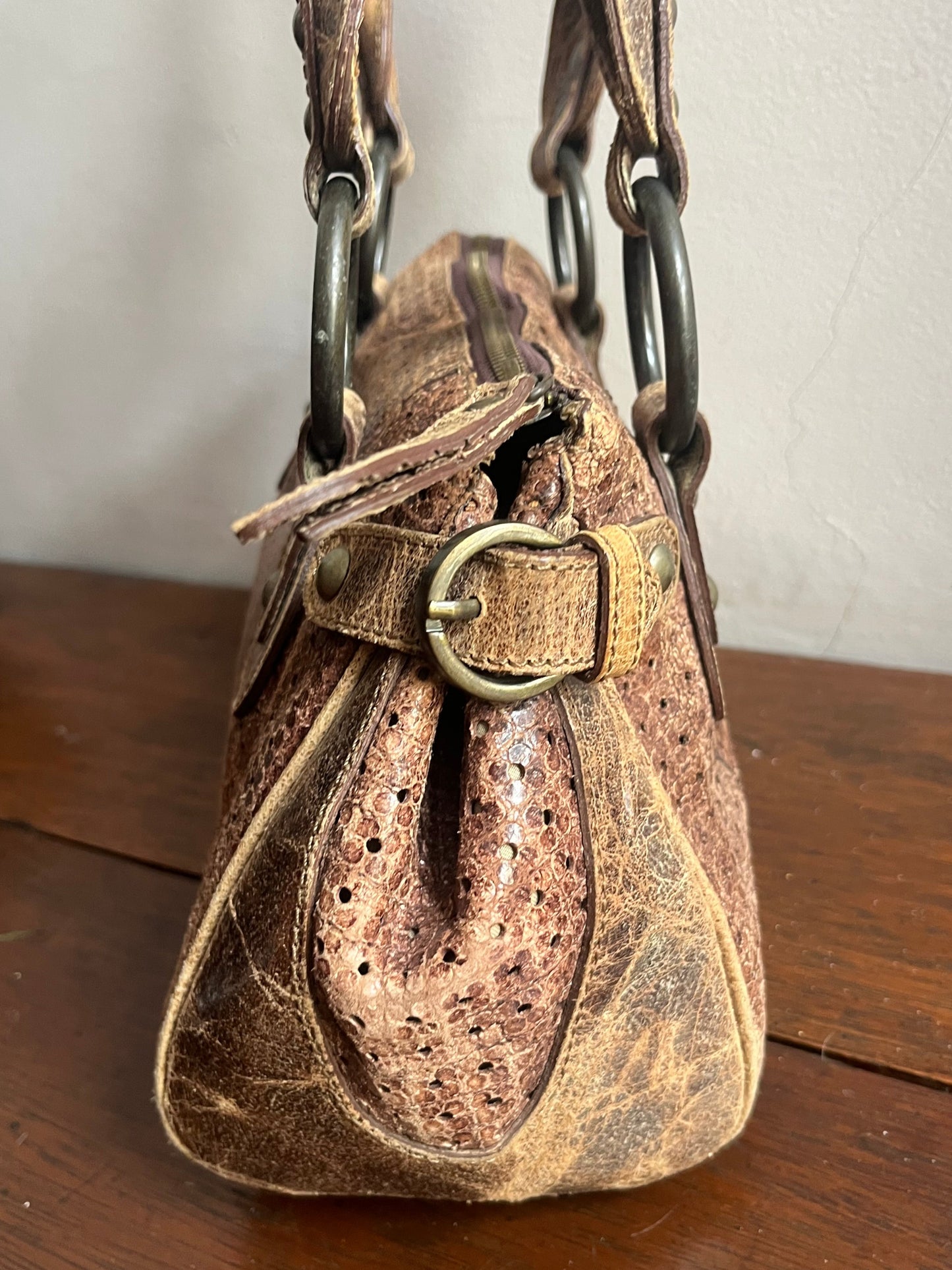 no 2399 / LEATHER