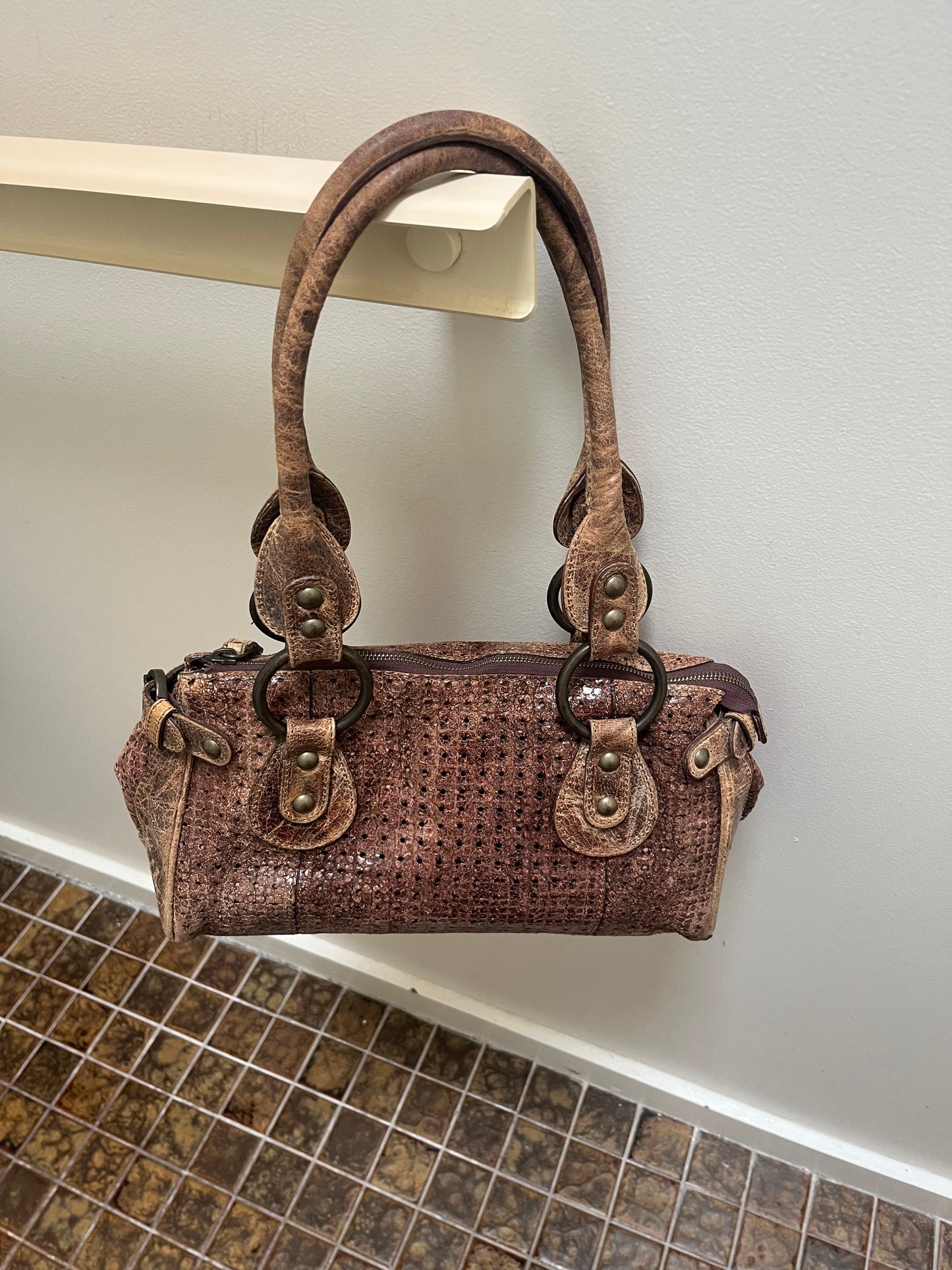 no 2399 / LEATHER