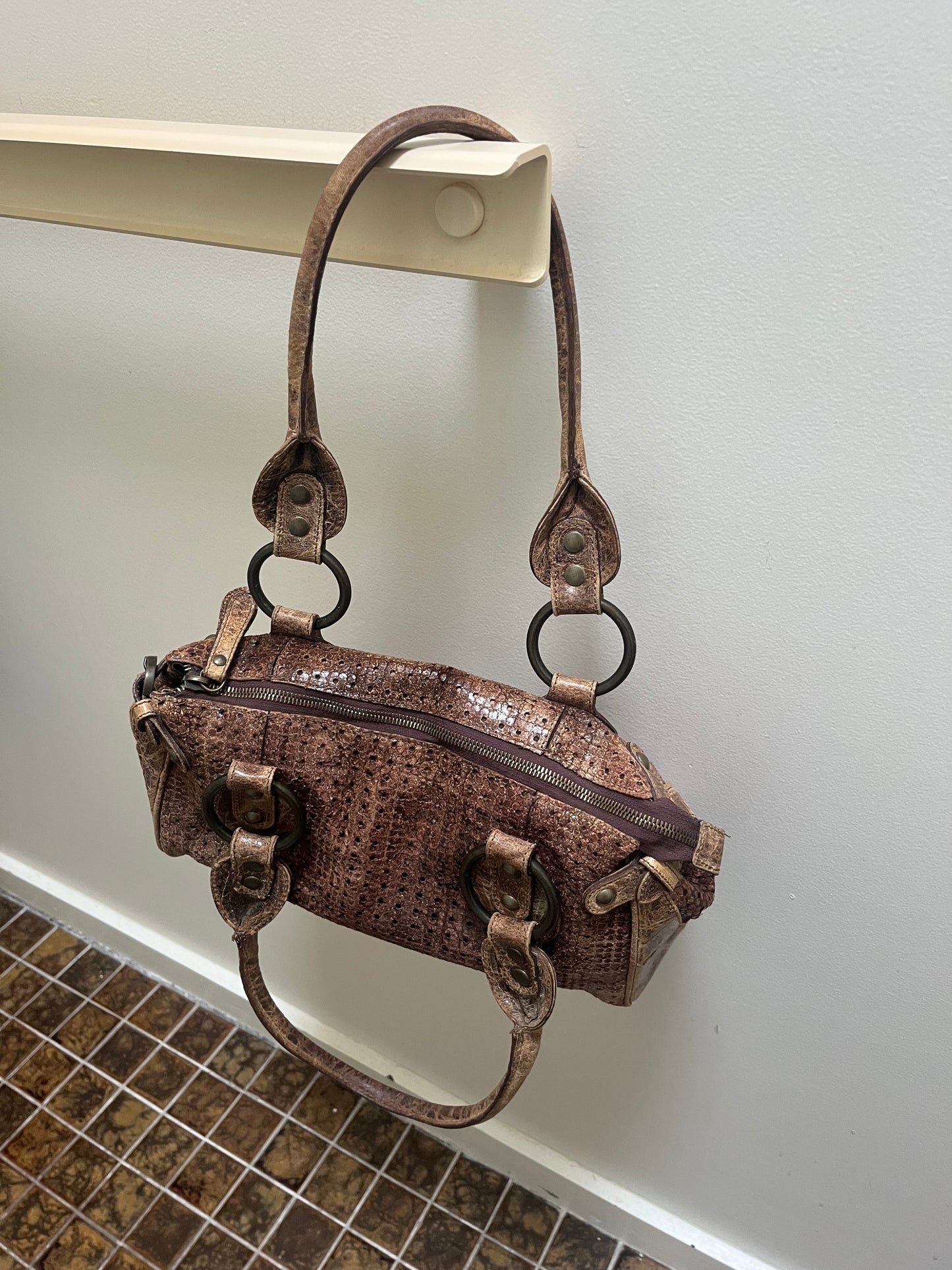 no 2399 / LEATHER