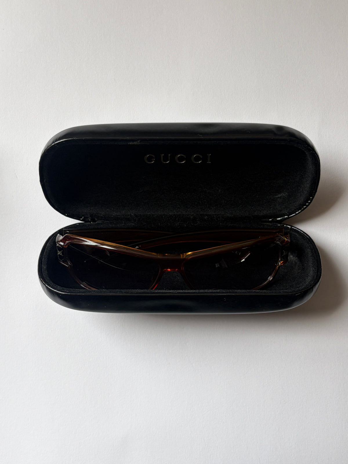 no 3302 / GUCCI