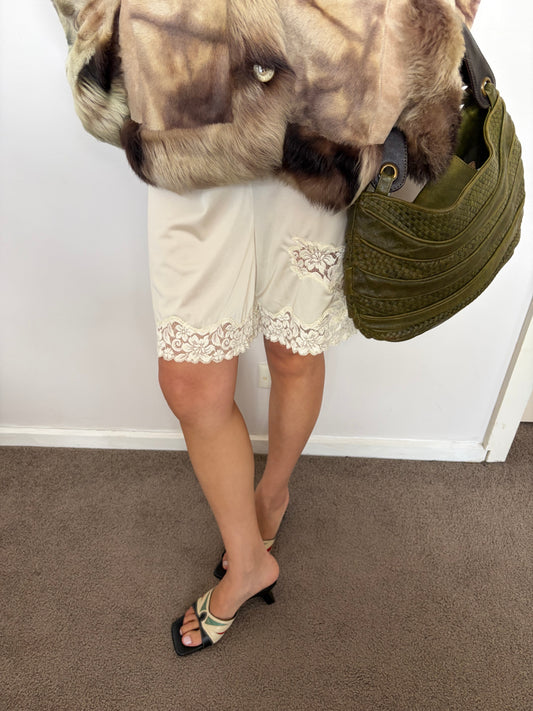 no 3196 / SHORTS
