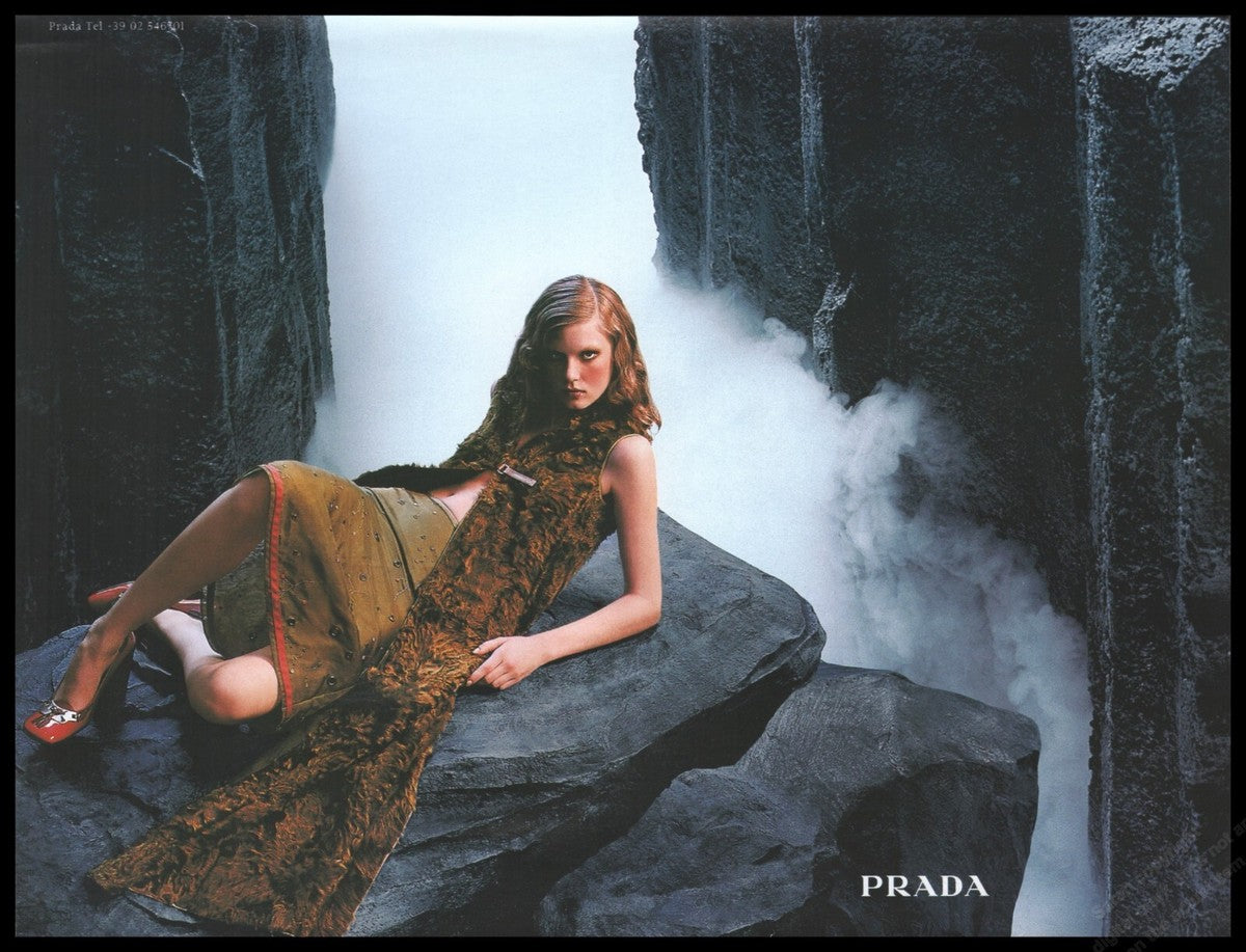 no 2553 / PRADA