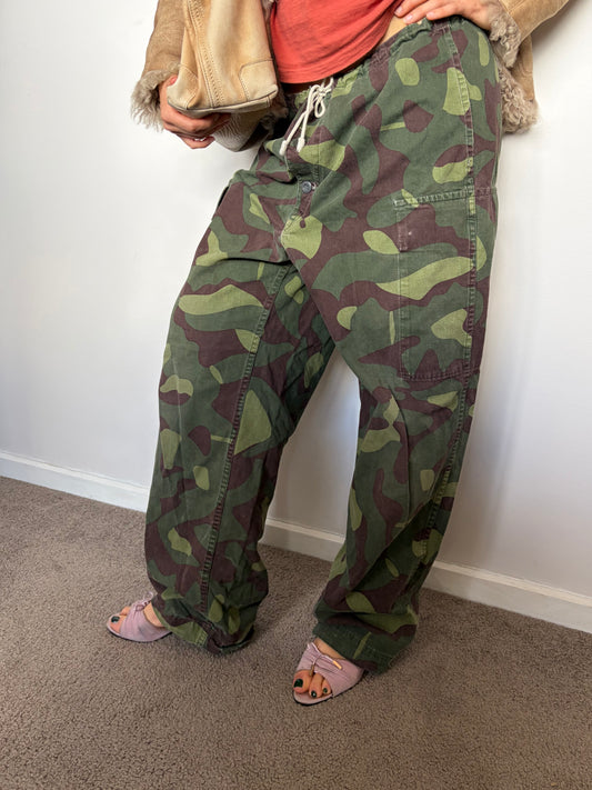 no 2505 / ARMY SURPLUS