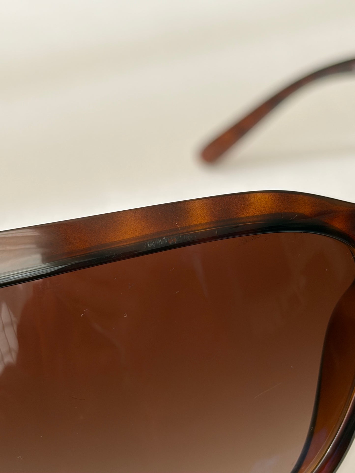 no 3061 / PRADA