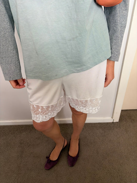 no 3197 / SHORTS