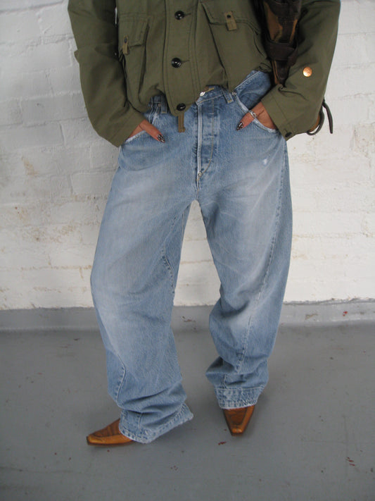no 2404 / LEVIS ENGINEERED