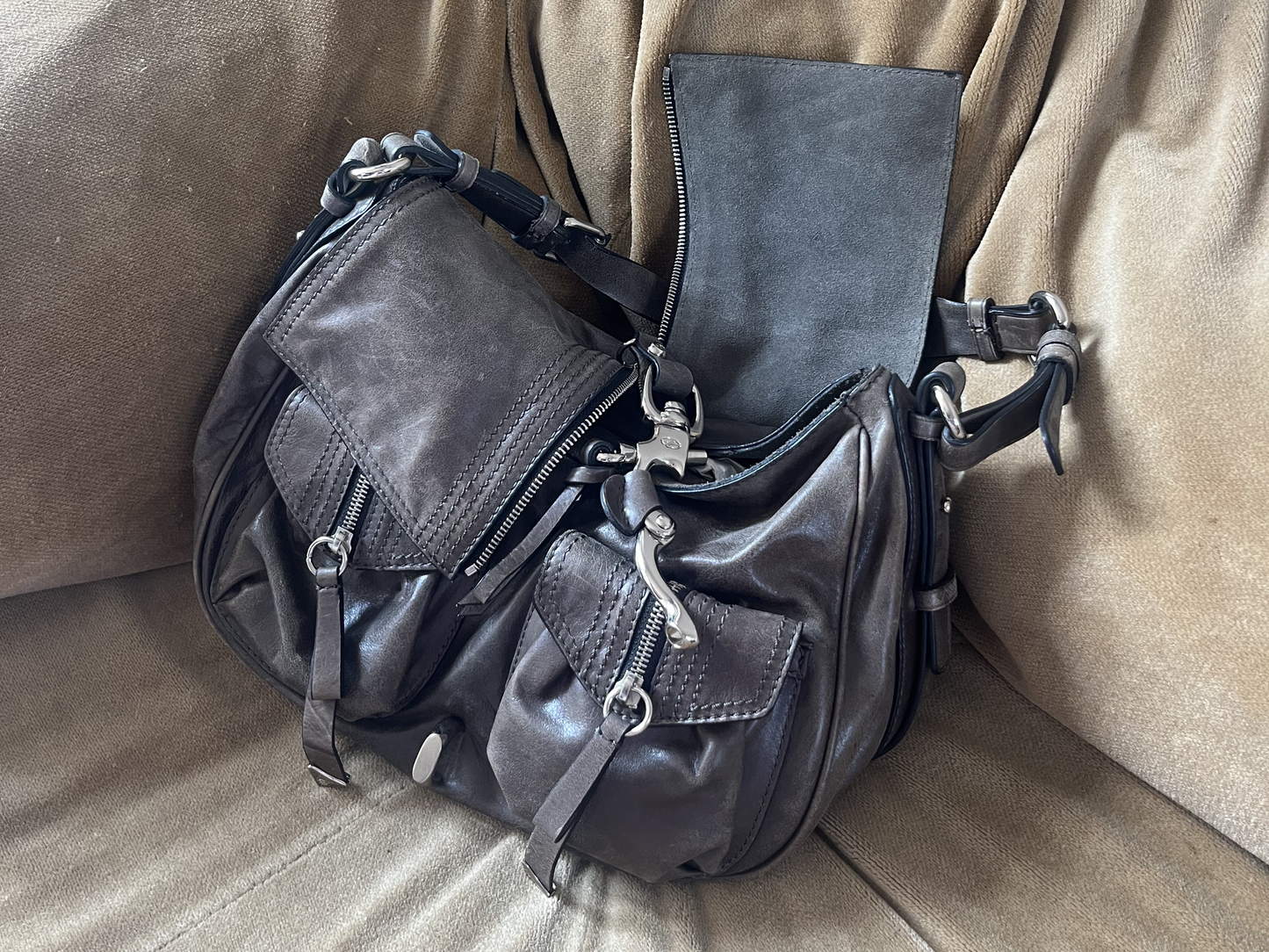 no 2472 / FRANCESCO BIASIA