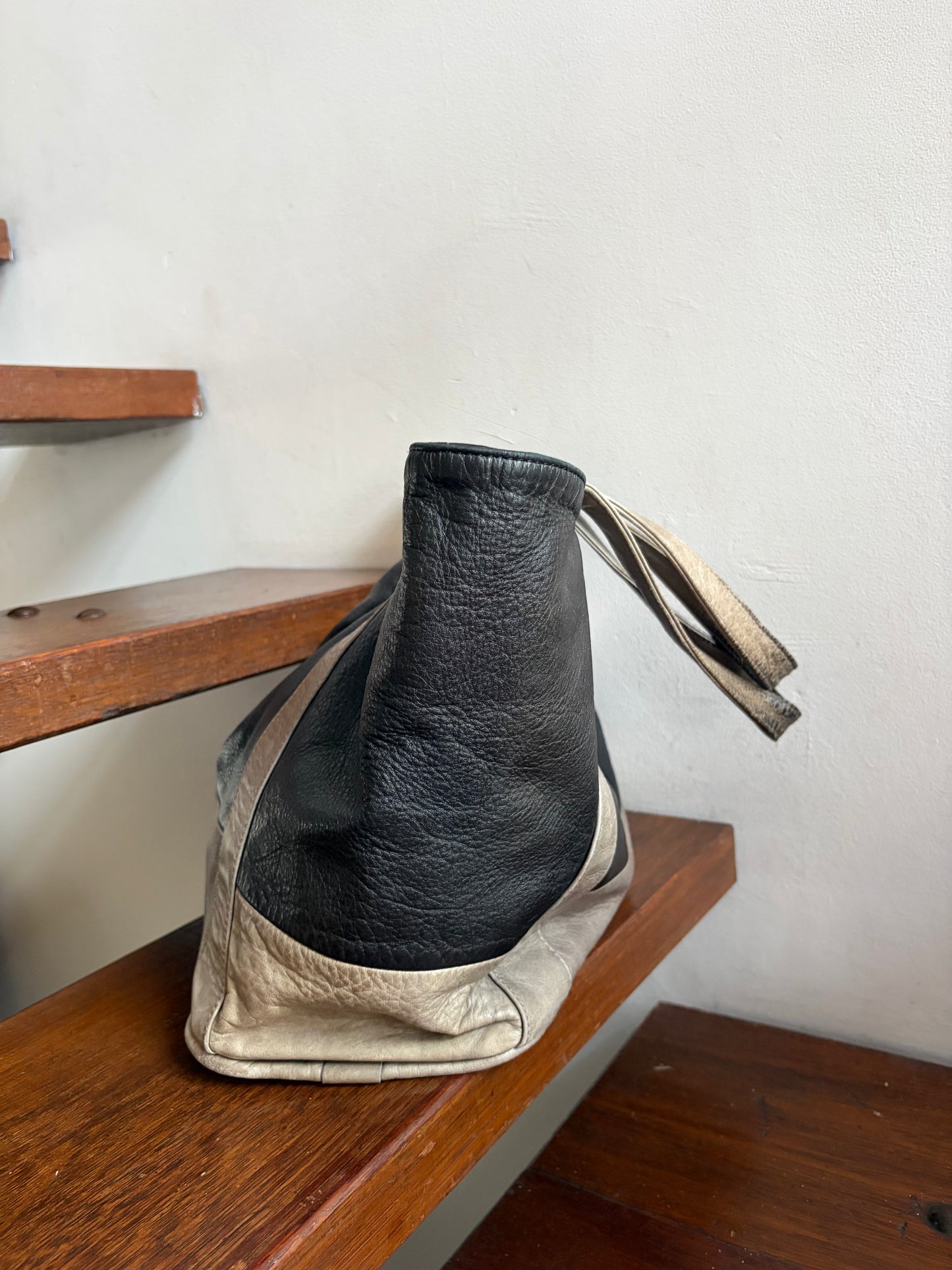 no 3148 / LEATHER BAG