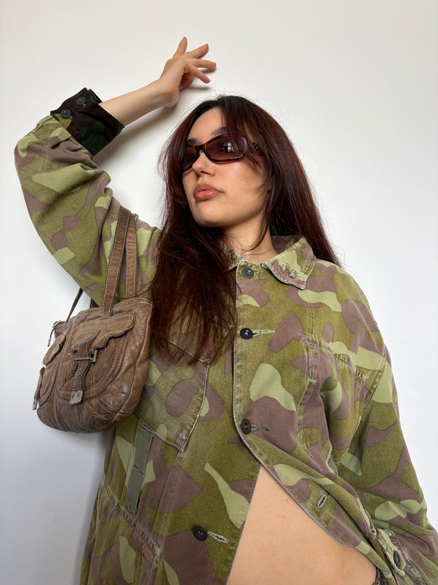 no 2487 / ARMY SURPLUS