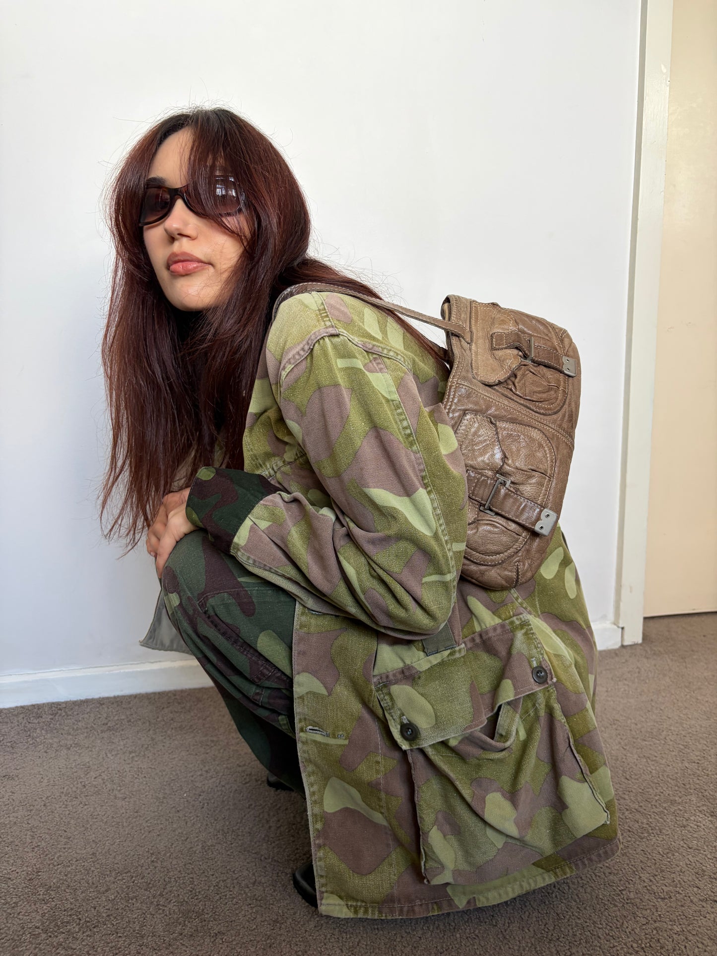no 2487 / ARMY SURPLUS