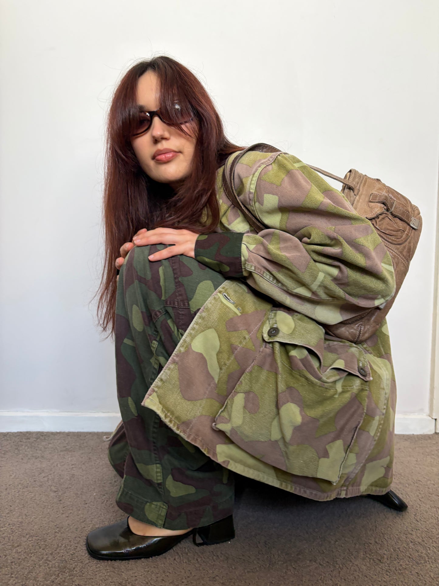 no 2487 / ARMY SURPLUS