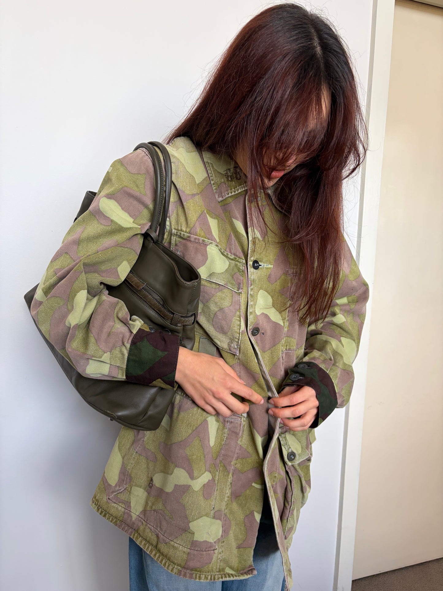 no 2487 / ARMY SURPLUS