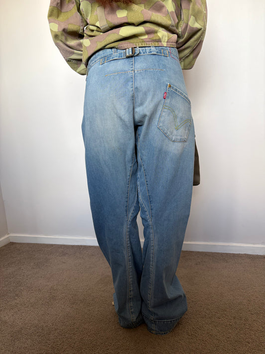 no 2605 / LEVIS ENGINEERED