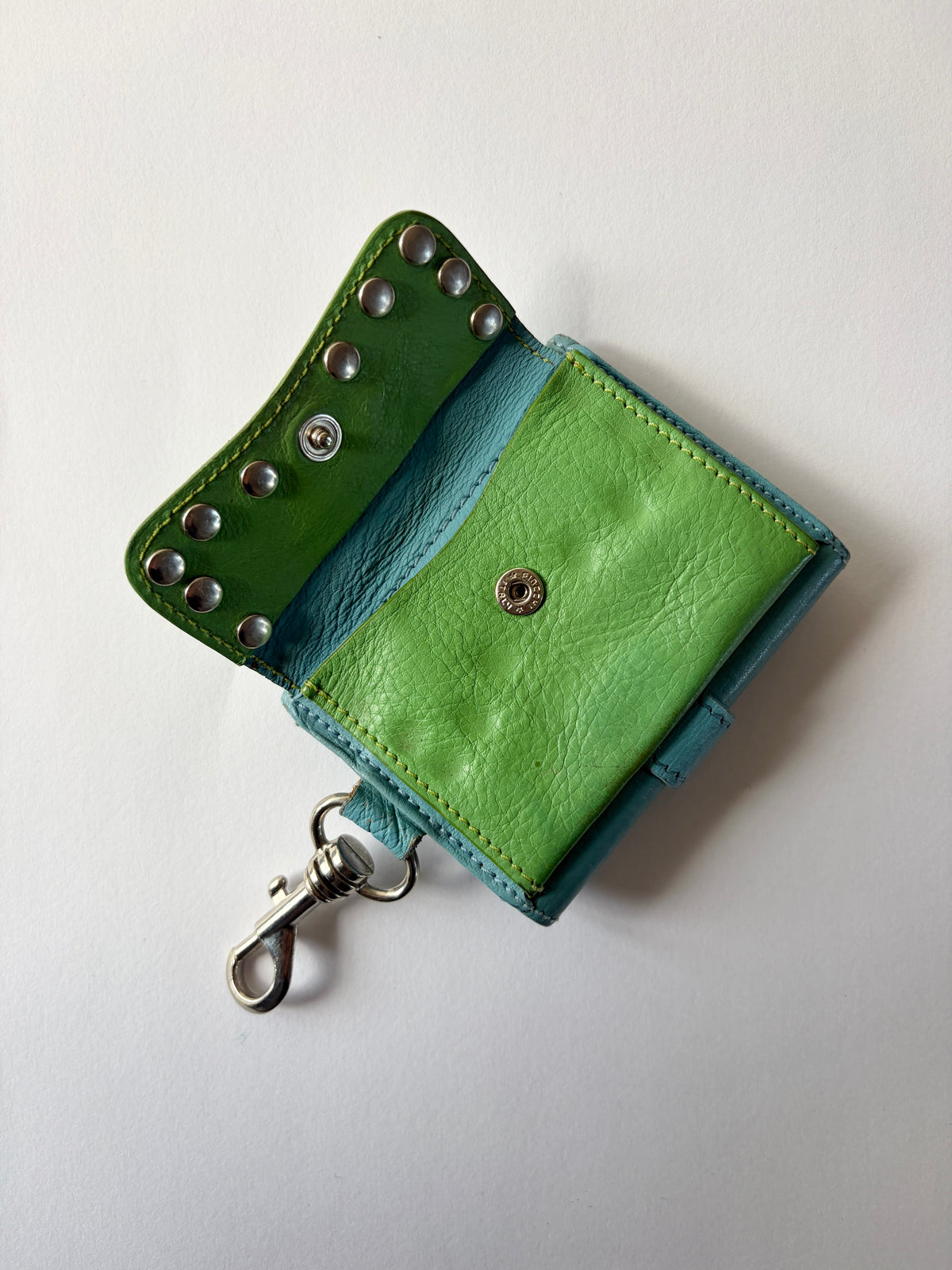 no 3334 / D&G
