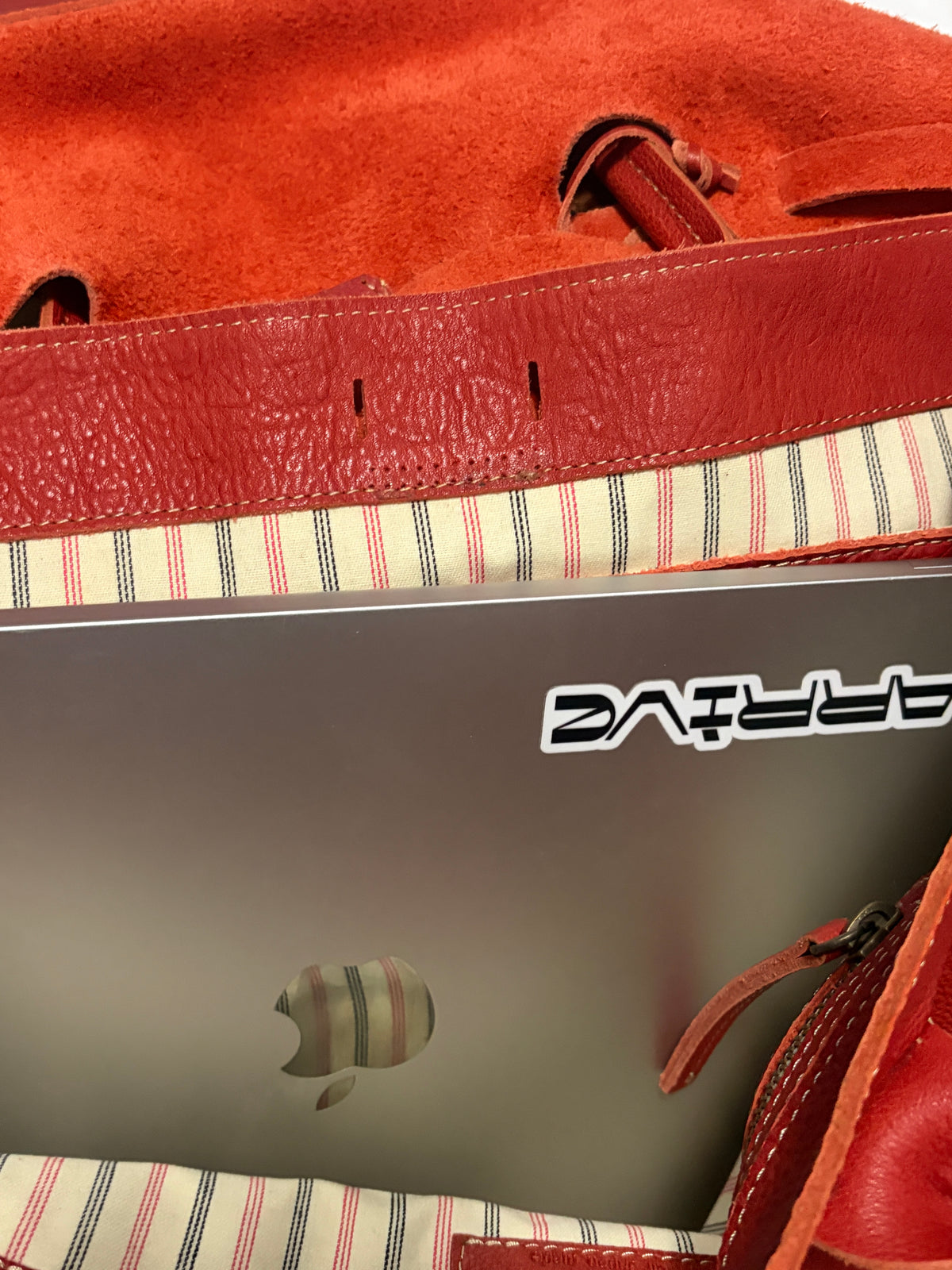 no 3282 / RED