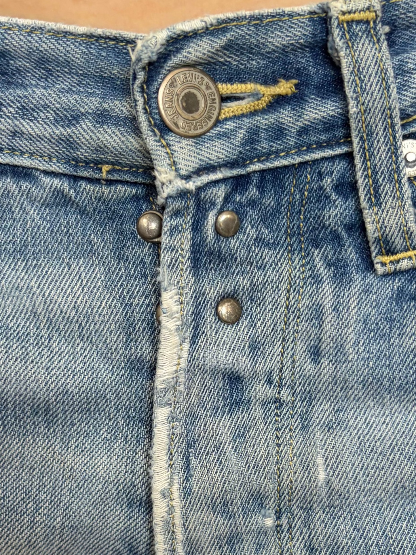 no 3080 / LEVIS ENGINEERED