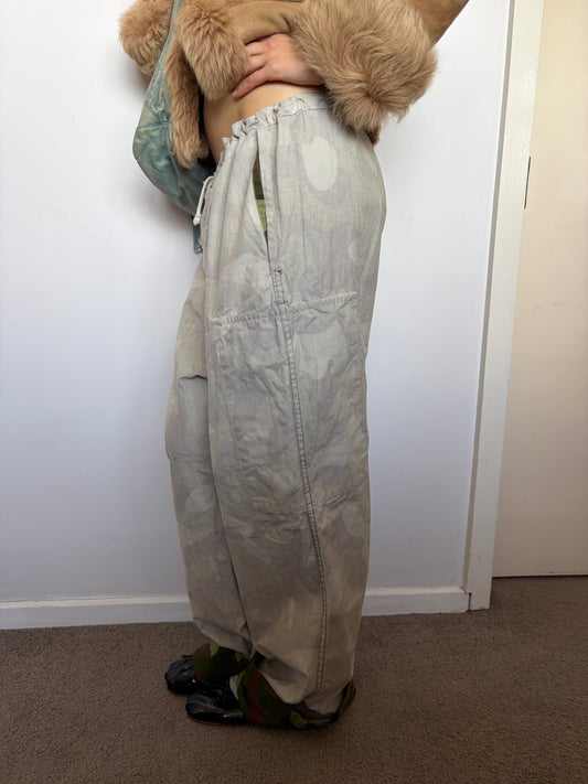 no 2506 / ARMY SURPLUS