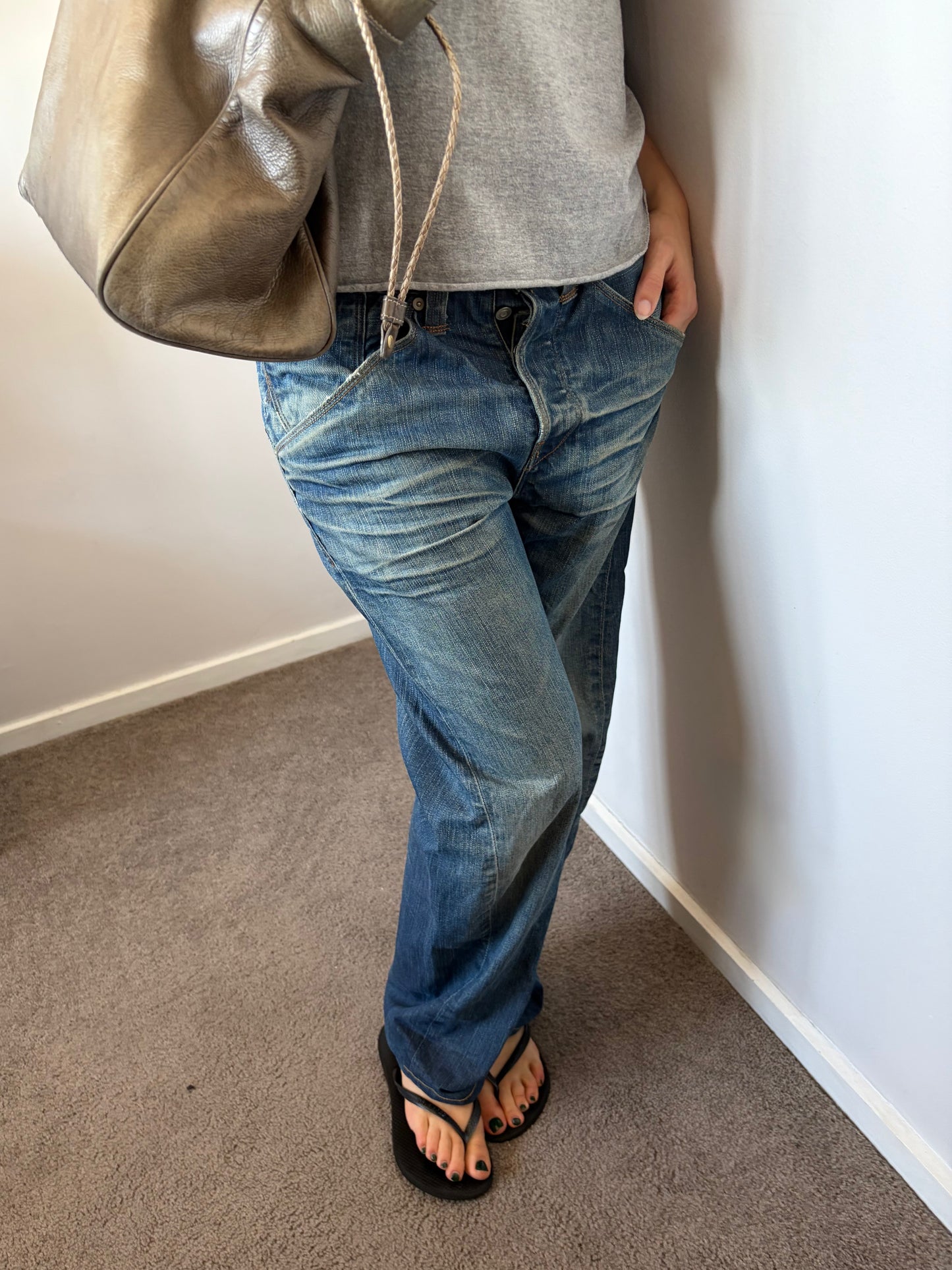 no 2504 / LEVIS ENGINEERED