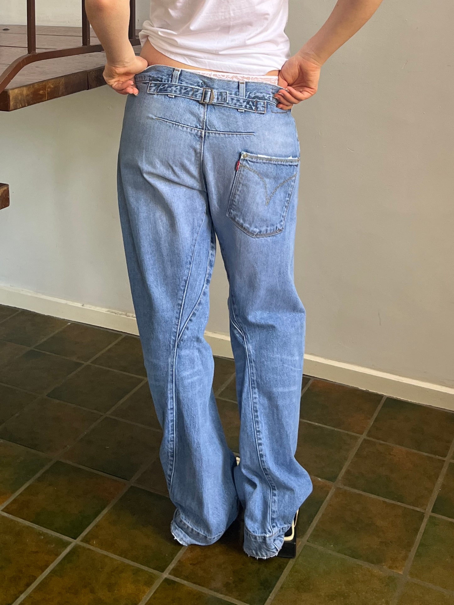 no 2401 / LEVIS ENGINEERED