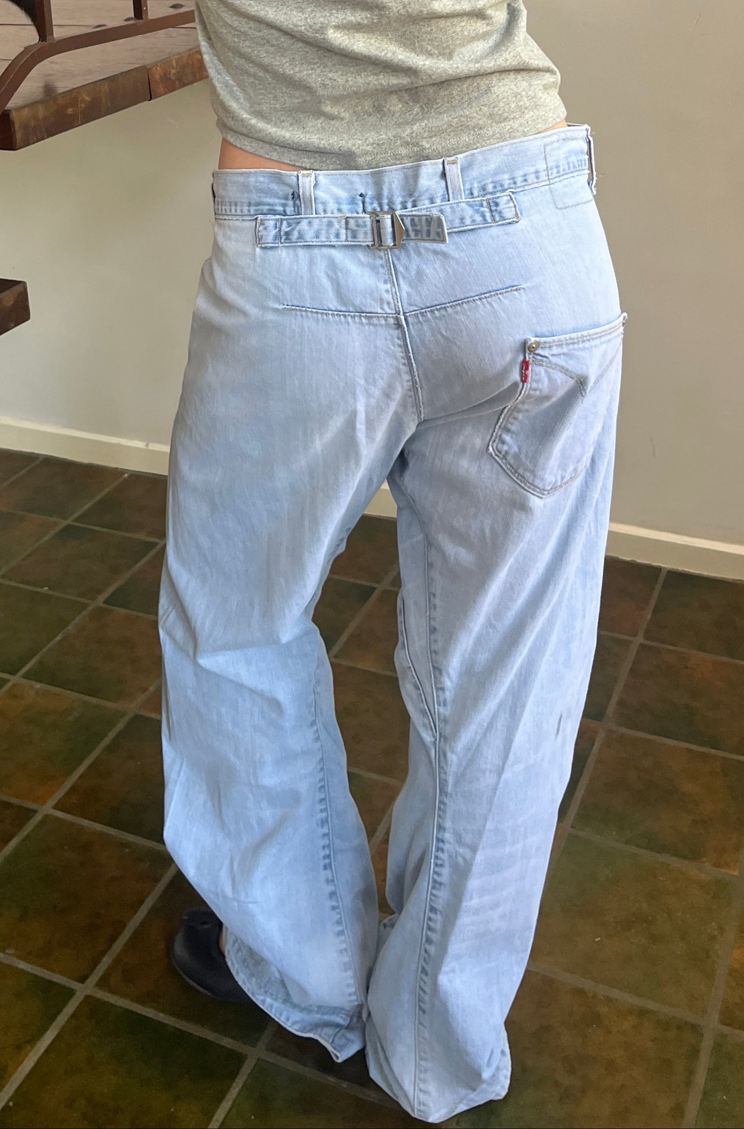 no 2400 / LEVIS ENGINEERED