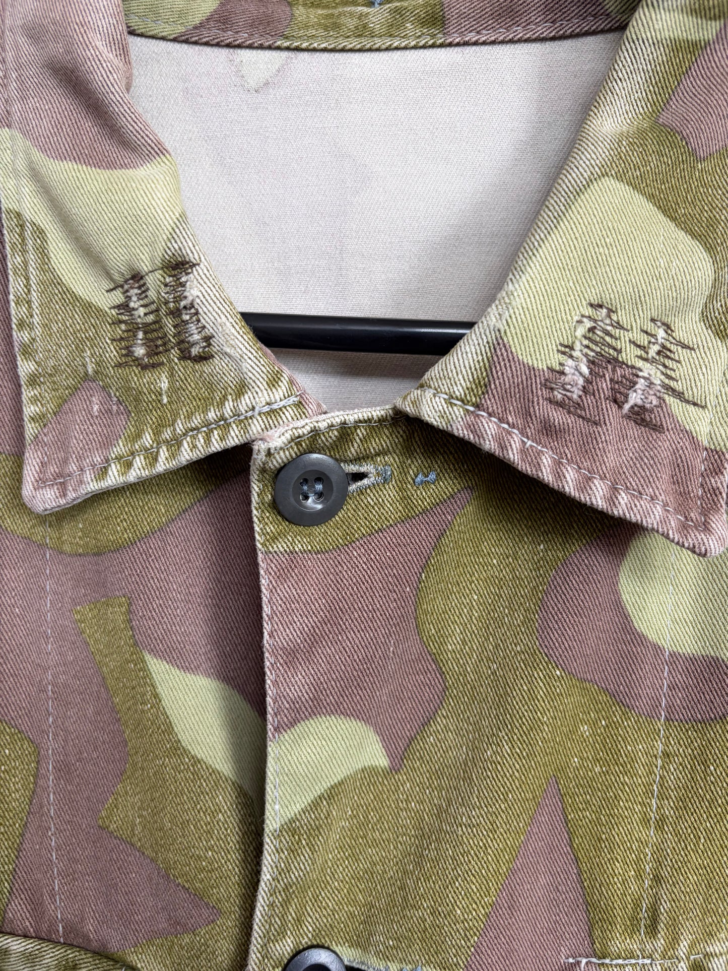 no 2487 / ARMY SURPLUS