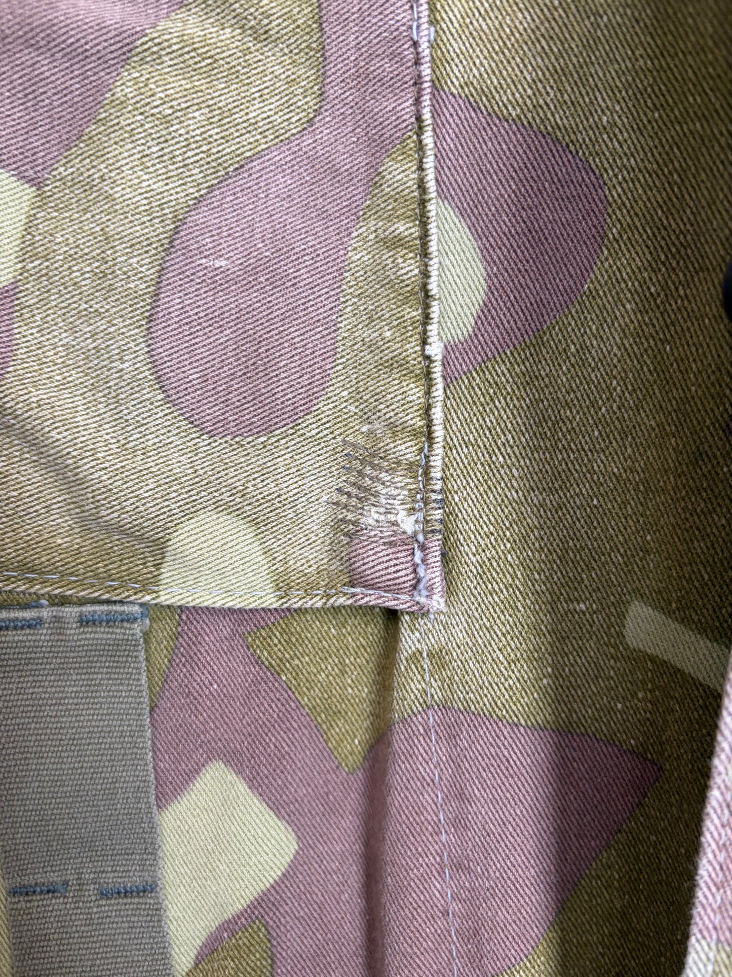 no 2487 / ARMY SURPLUS