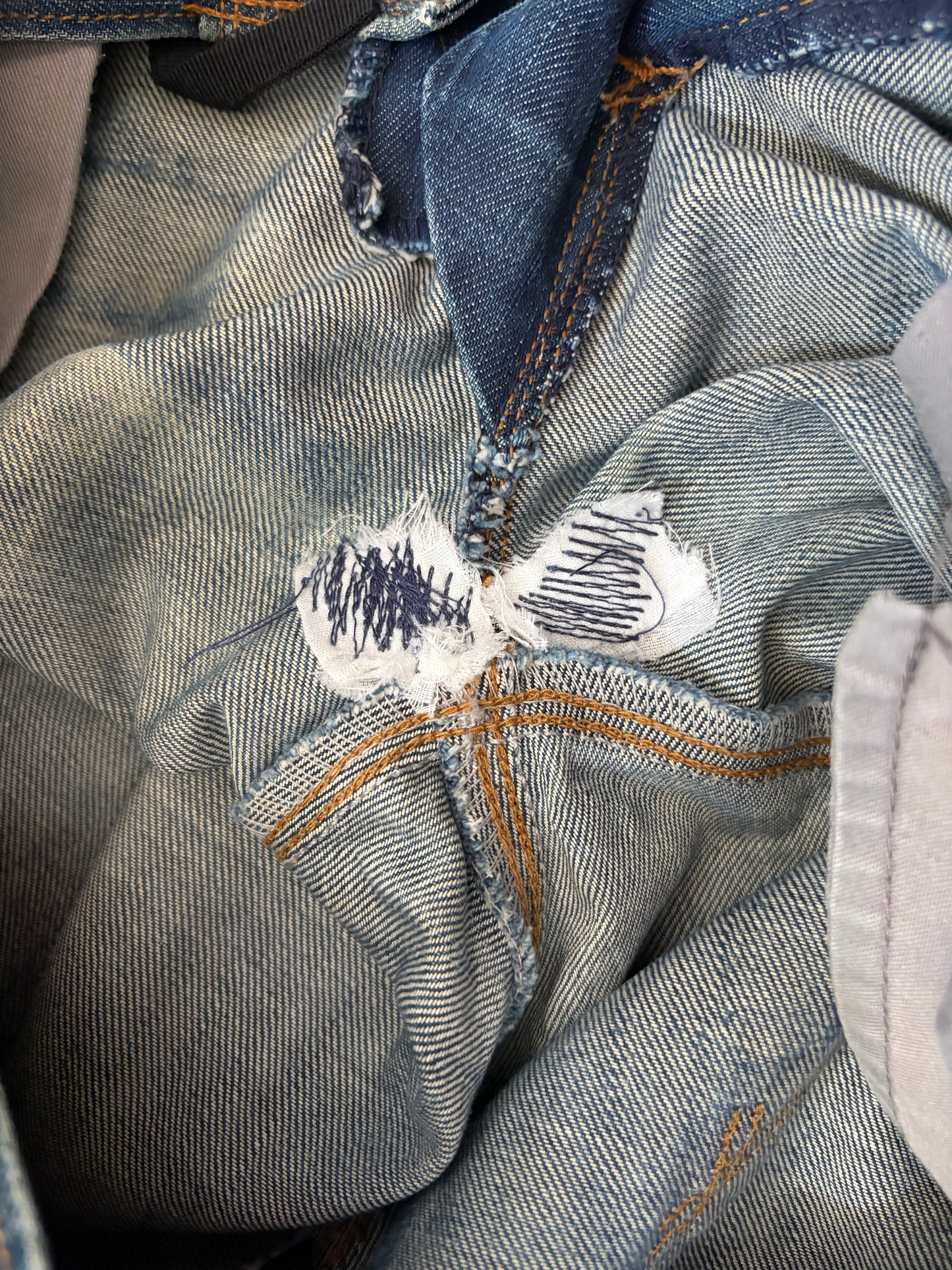 no 2504 / LEVIS ENGINEERED