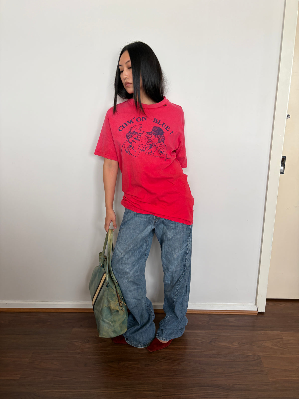no 3377 / 80s TEE