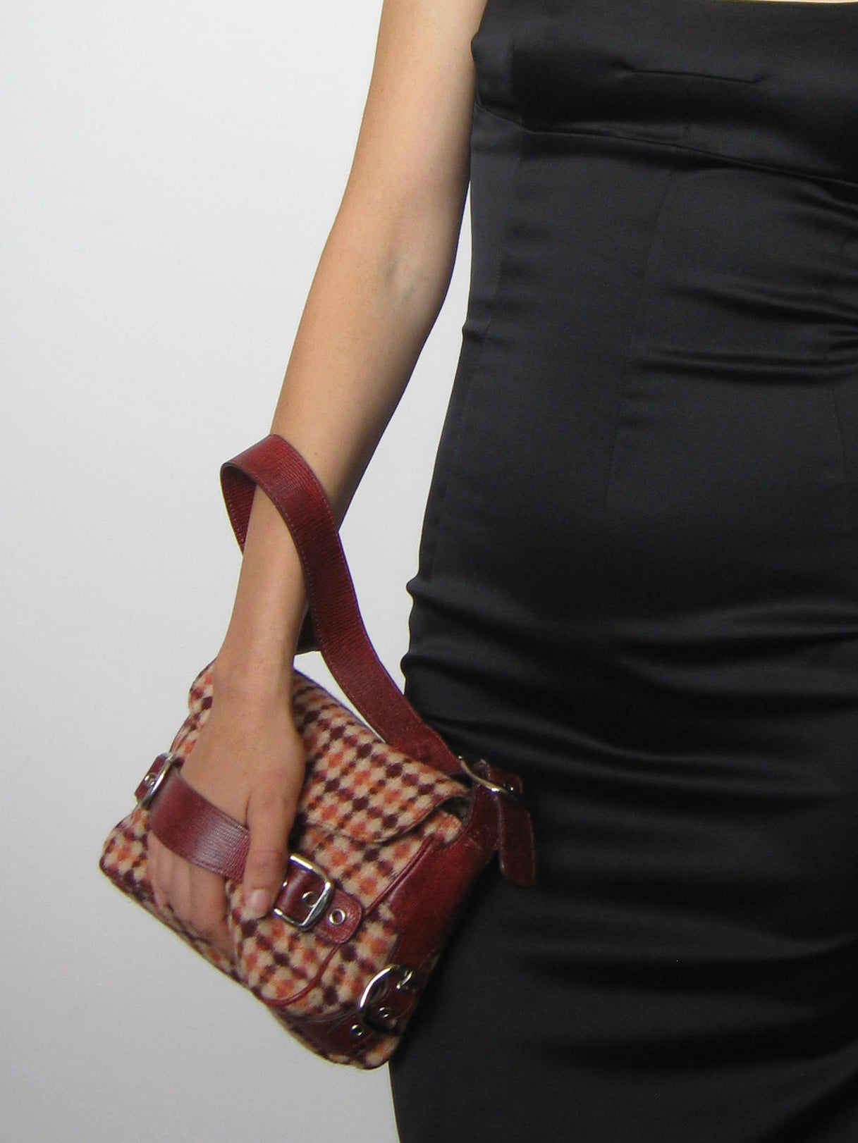 no 2489 / DKNY