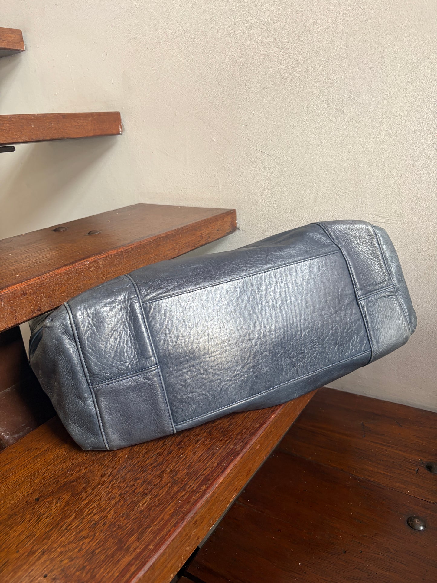 no 3230 / WEEKENDER