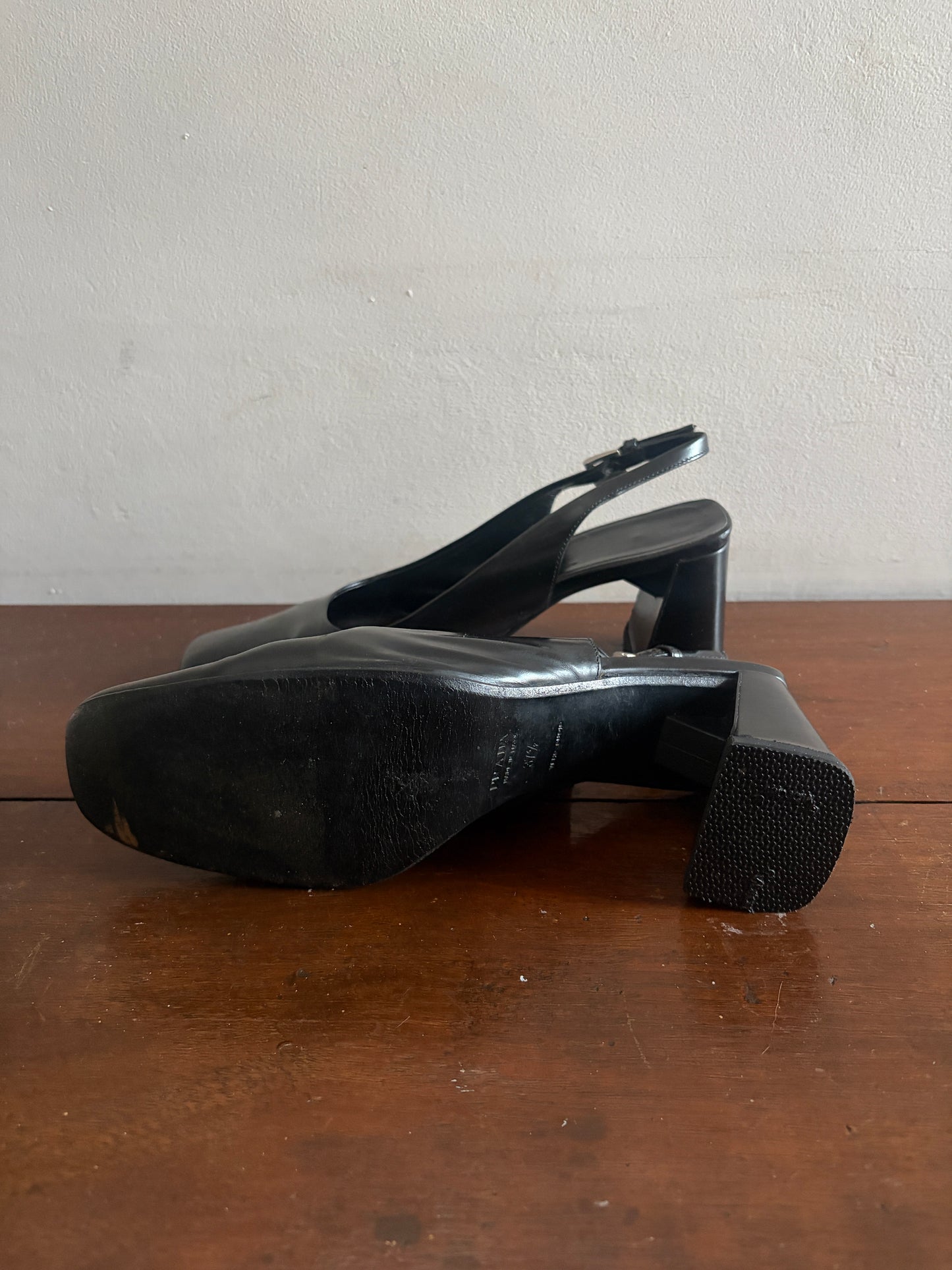 no 3239 / PRADA 37.5