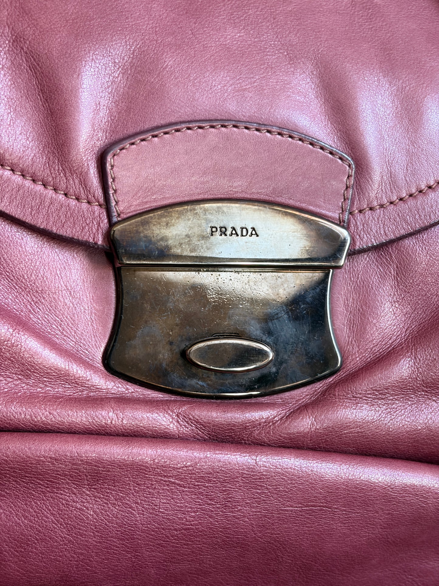 no 3208 / PRADA