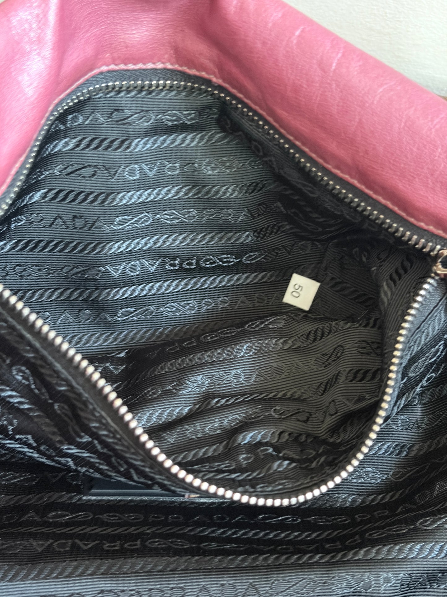 no 3208 / PRADA