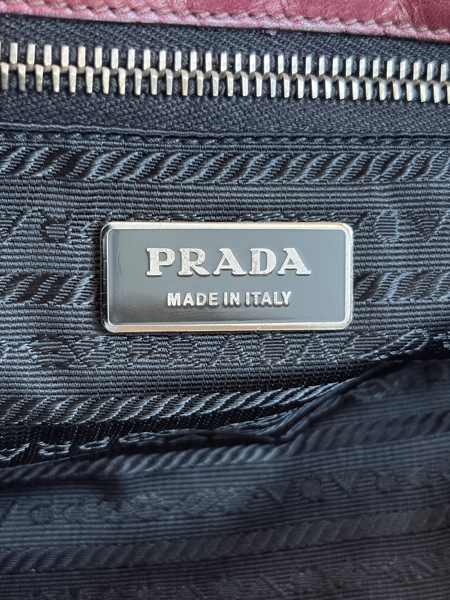 no 3208 / PRADA