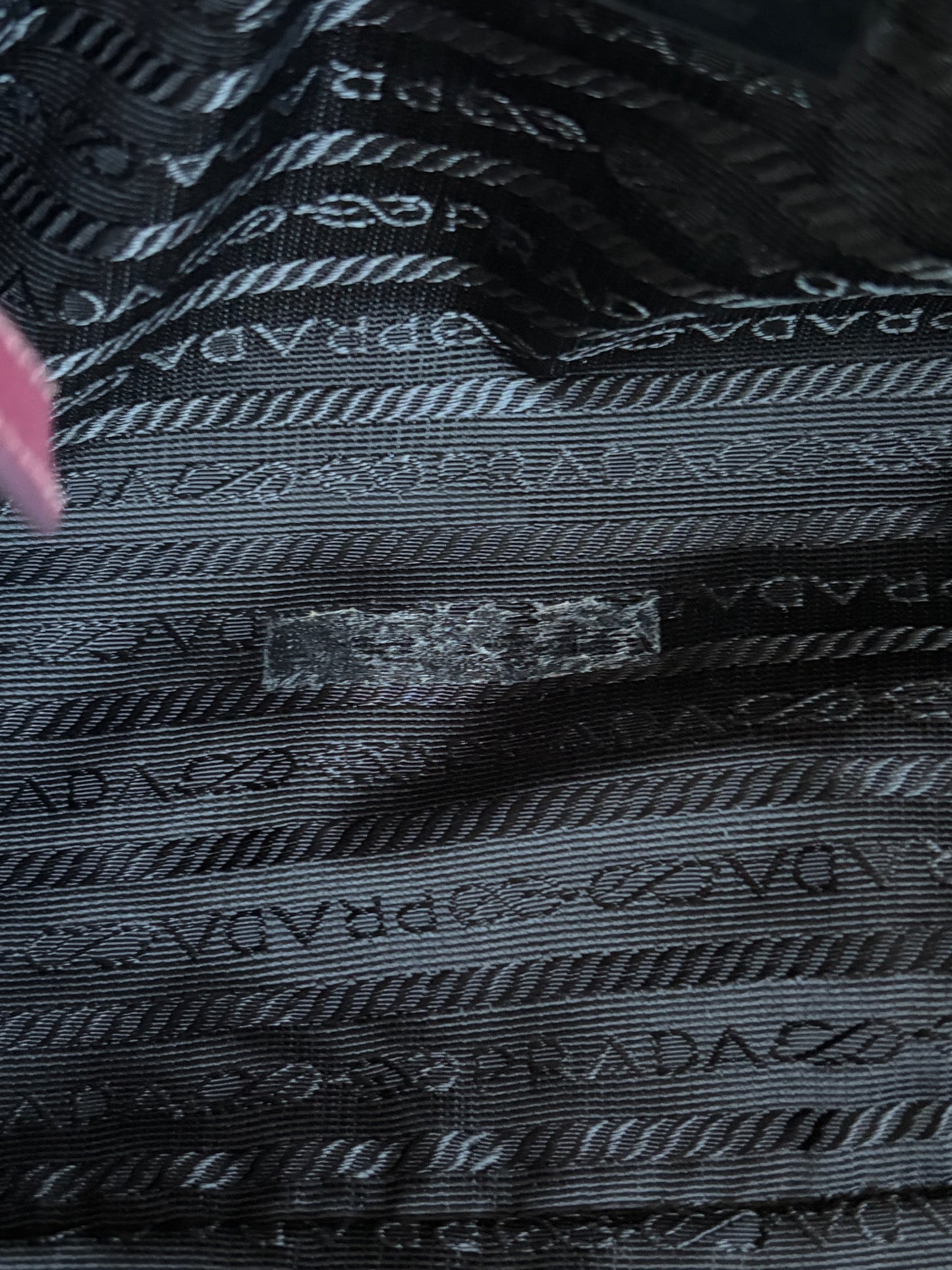 no 3208 / PRADA