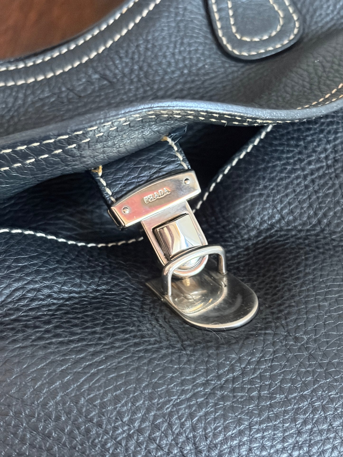 no 3261 / PRADA